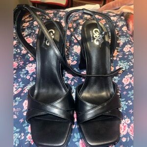 G by Guess heels new without tags, woman size 11
